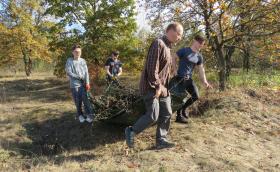 Munkában az önkéntesek (Fotó: Lendvai Csaba)